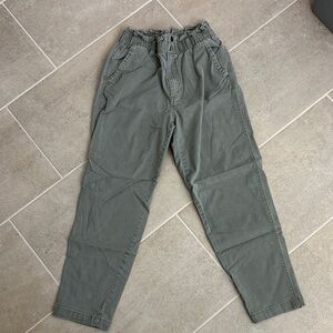 Women’s Green Casual Pants